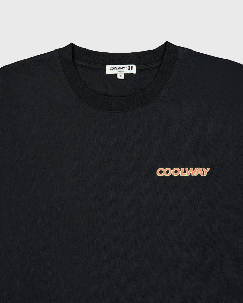 Camiseta negra icónica