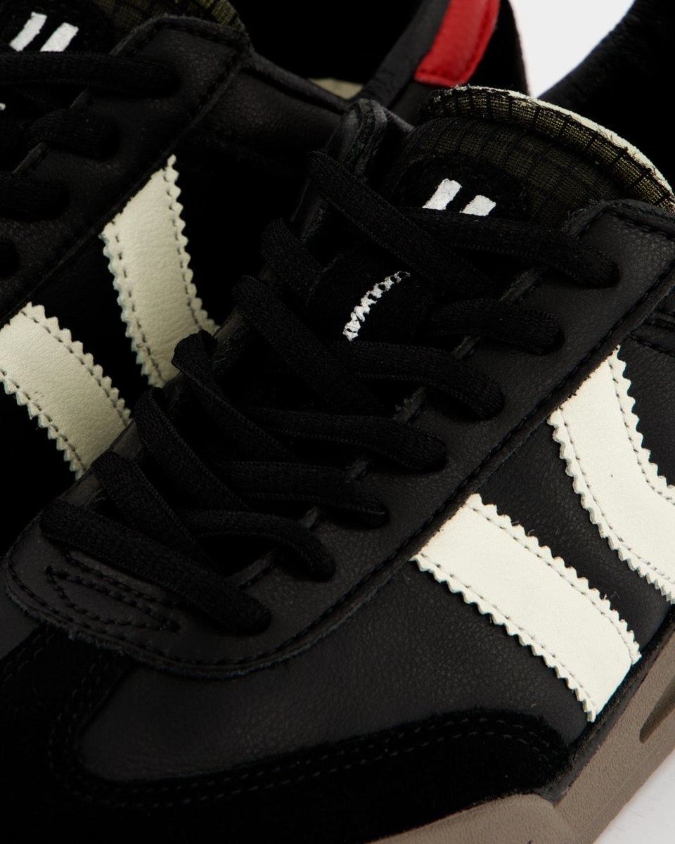 Grass Black Leather